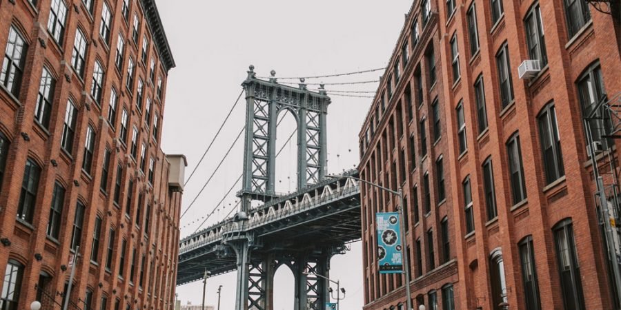 tips for apartment hunting in NYC - New York City real estate - family - moving to the city - Brooklyn Bridge - online apartment search resource