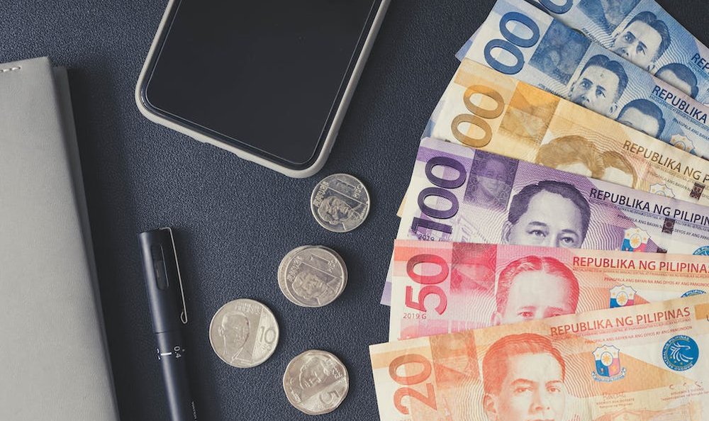 achieve financial balance, finacial goals, financial managements, have money for life, couple goals, money for retirement, emergency fund, materialism, avoid overspending, financial tips, money management, investment, insurance, salary, income, family budget, Sun Life Philippines, income calculator, family budget, two-income household, financial security, Bacolod mommy blogger, business